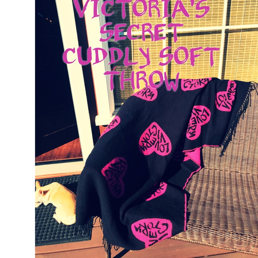 - 💕VICTORIA’S SECRET SUPER SOFT THROW💕